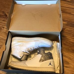 White Jordan 1 Flight 3, Sz 10.5